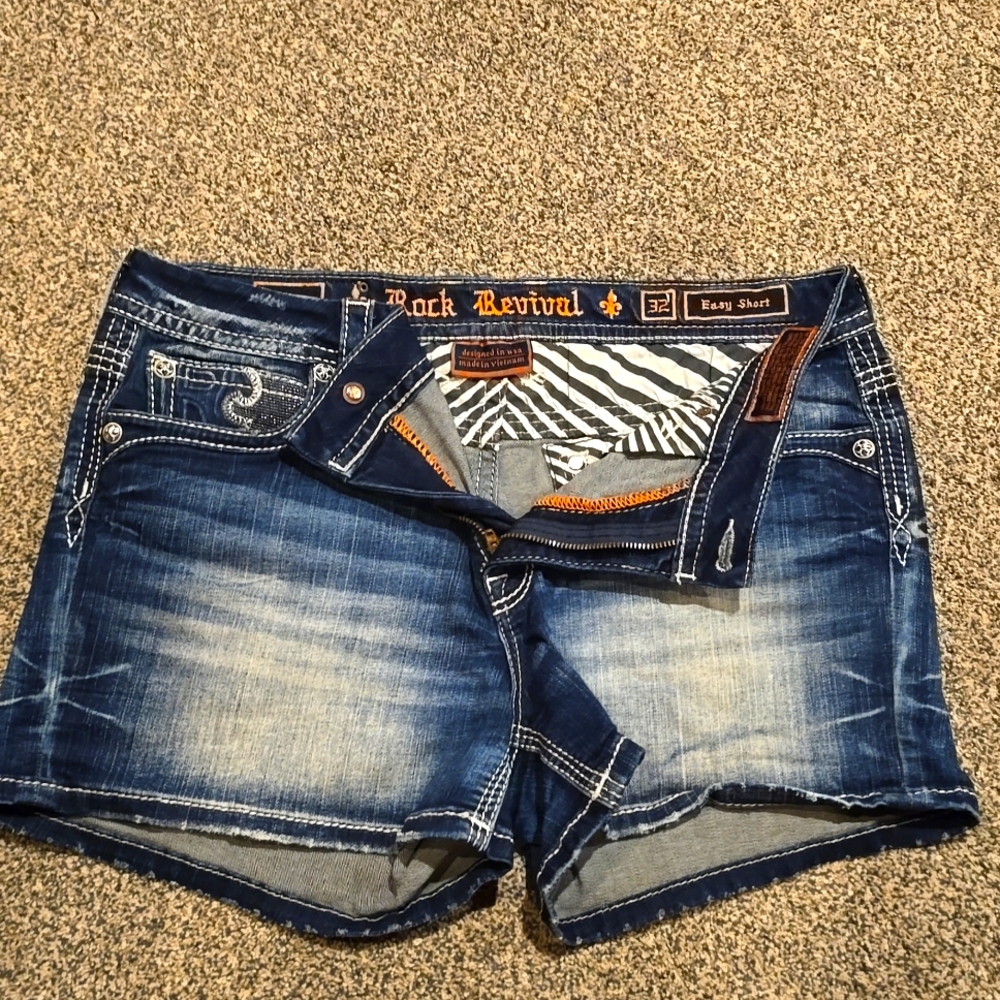 Rock revival jean short size 32 worn 2 times